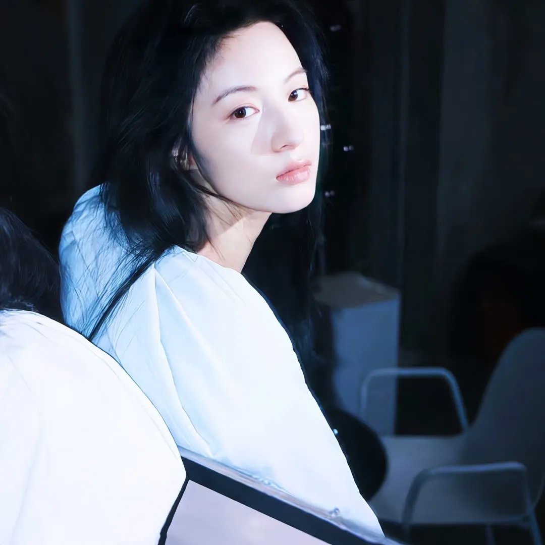 向下扭曲